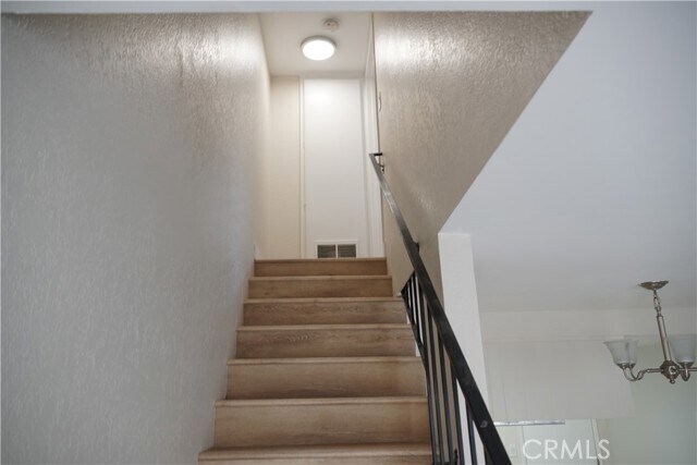 Foto del edificio - 551 W MacArthur Ave