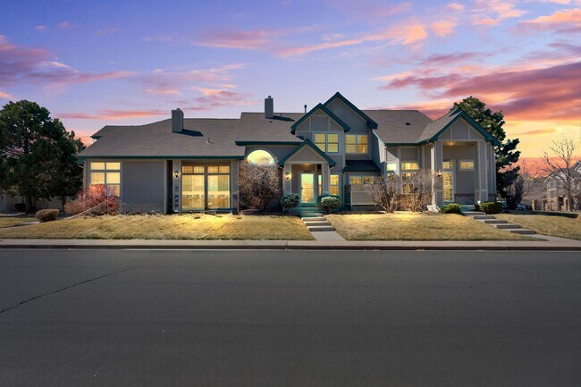Foto del edificio - Gorgeous Upgraded Townhome in Sought-After...