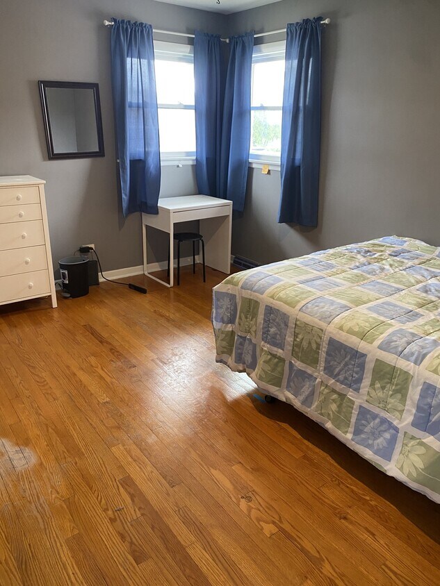 Foto del edificio - 8409 W Roseview Dr