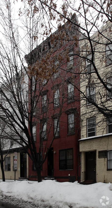 Primary Photo - 137 Brunswick St