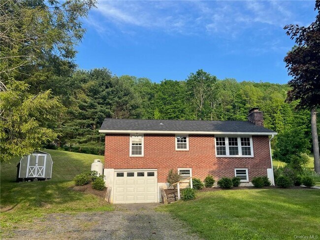 Building Photo - 338 Old Rte 22