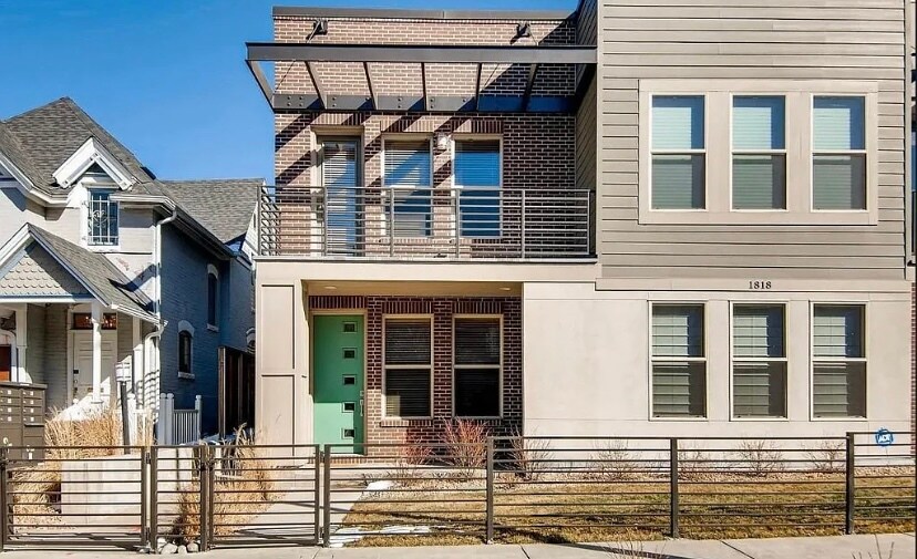 Primary Photo - 1818 N Clarkson St