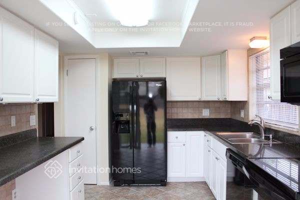 Foto del edificio - 1248 Rising Sun Blvd