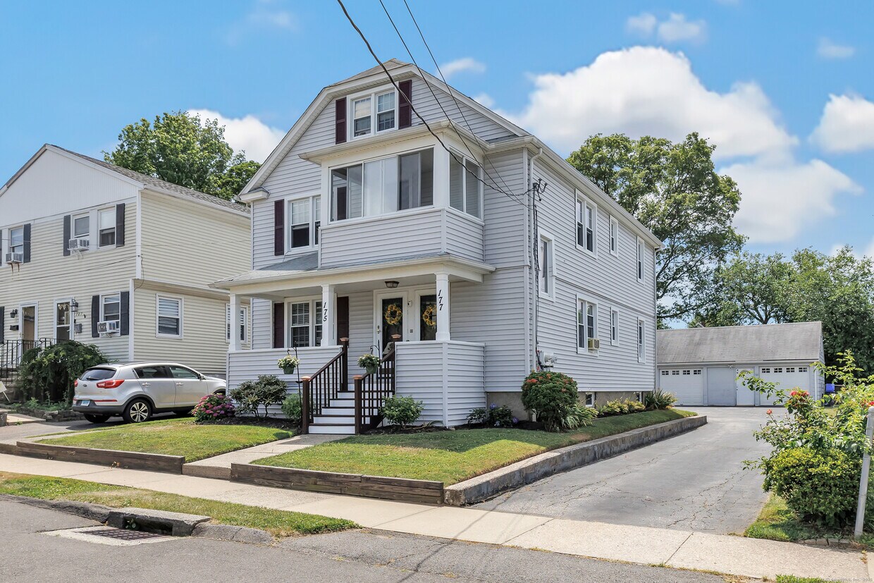 Primary Photo - 177 Graham St