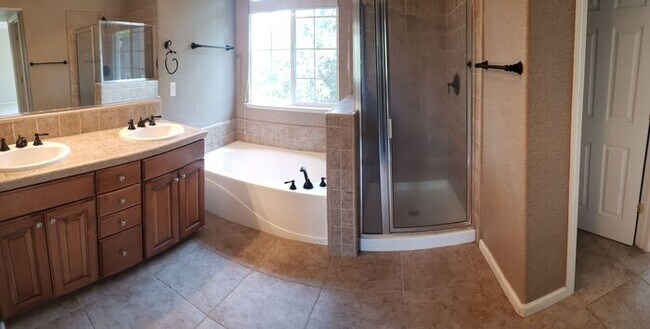 Building Photo - 6602 Panther Creek Dr