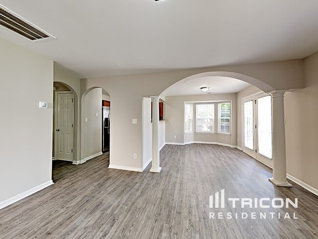 Building Photo - 12737 Alvin Woods Dr