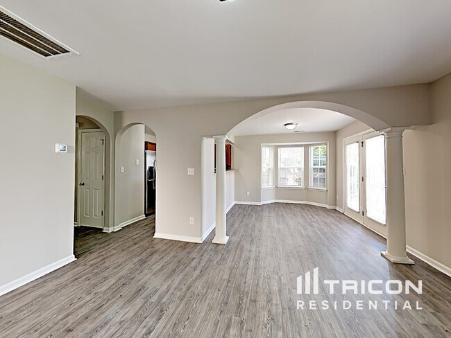 Foto del edificio - 12737 Alvin Woods Dr