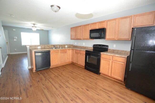 Building Photo - 7005 Banister Loop