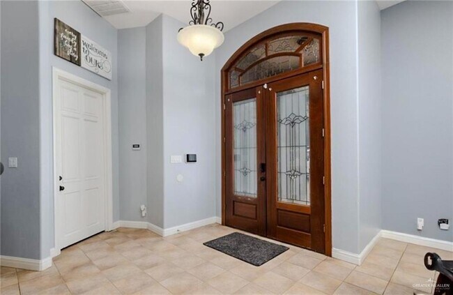 Foto del edificio - 2513 Kings Dr
