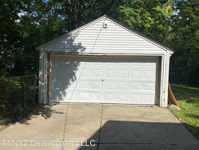Building Photo - 3 br, 1.5 bath House - 18212 Lenore