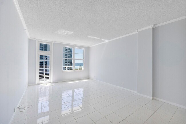 Foto del edificio - 2851 S Ocean Blvd