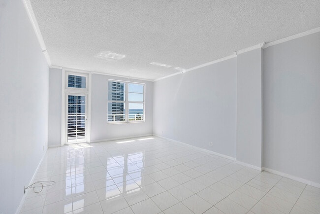 Building Photo - 2851 S Ocean Blvd
