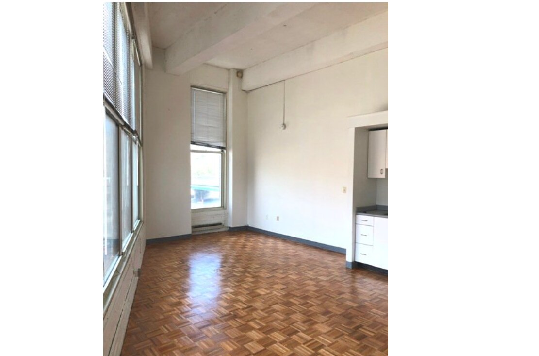 Foto principal - 63 Breck Ave