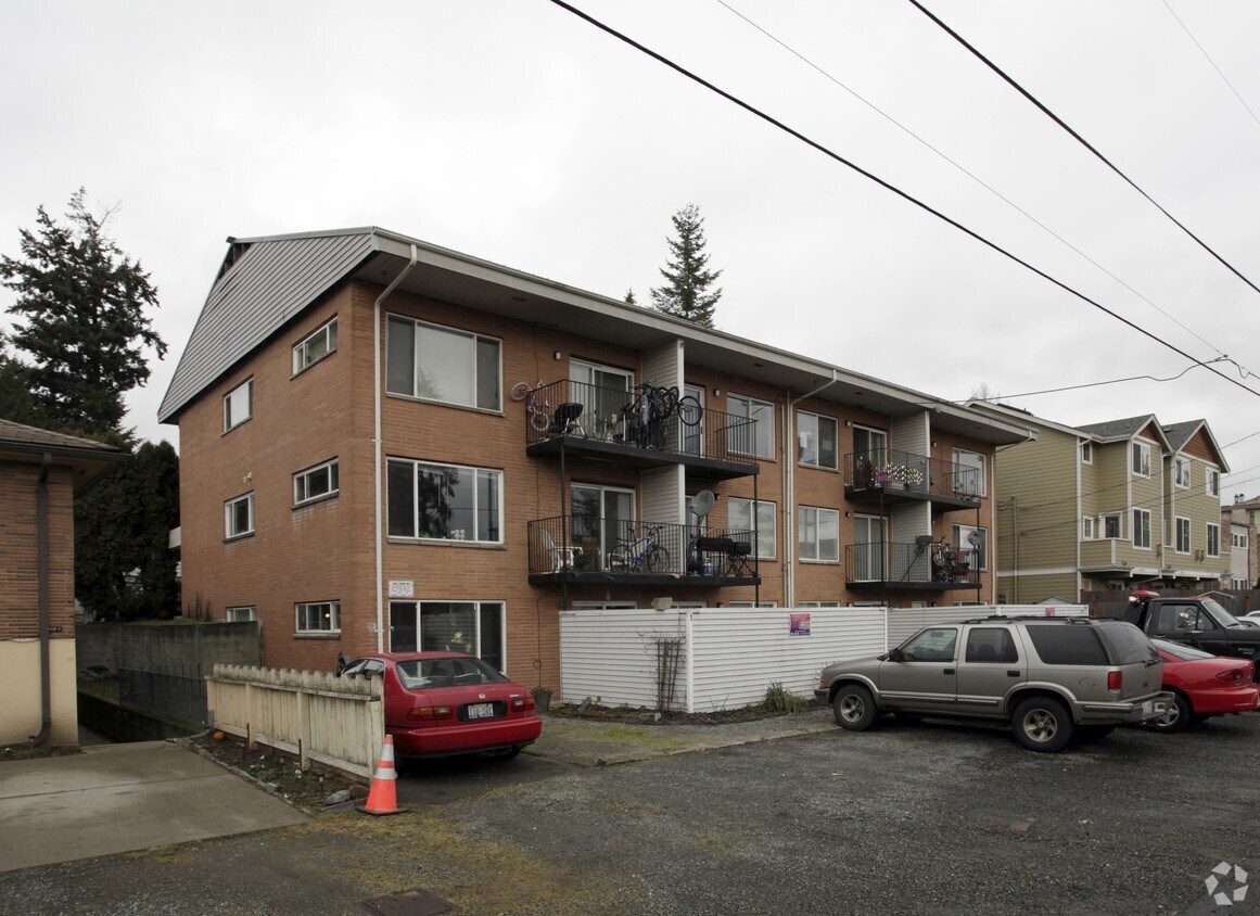 Foto principal - 12011 NE 32nd Ave