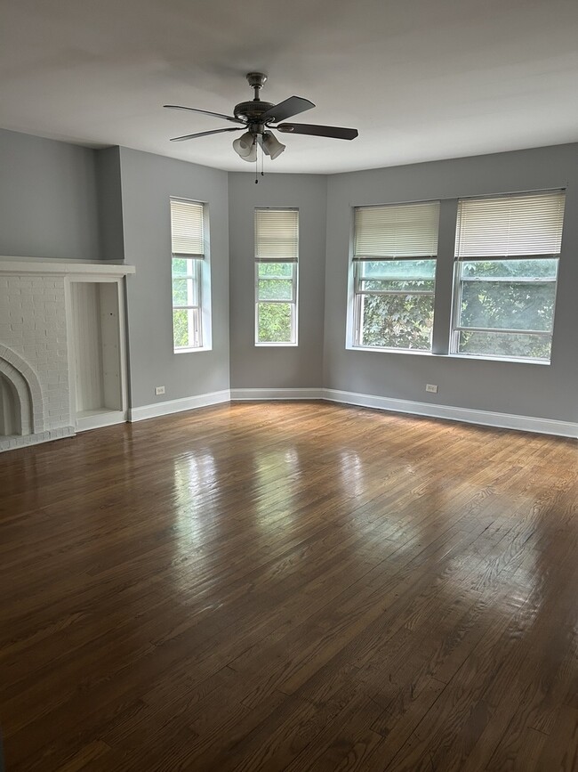 Building Photo - 8415 S Ingleside Ave