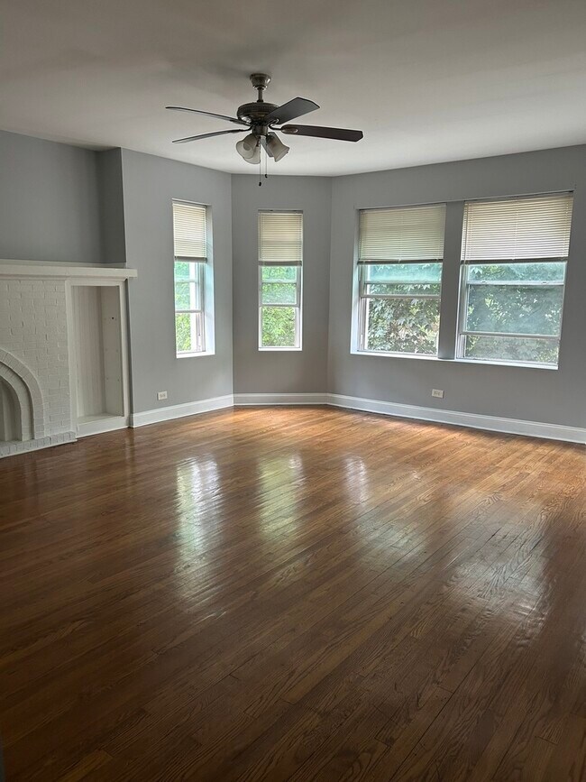 Foto del edificio - 8415 S Ingleside Ave