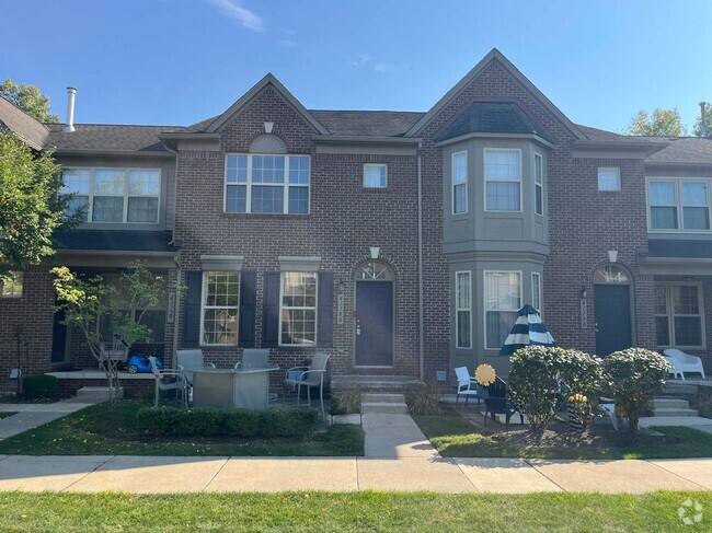 Building Photo - 41180 Maplewood Drive