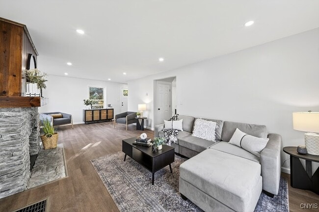 Foto del edificio - 127 E Warrington Rd