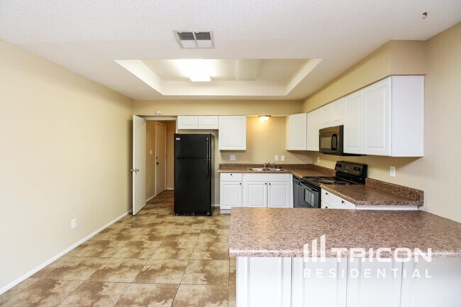 Building Photo - 1346 W Linda Ln
