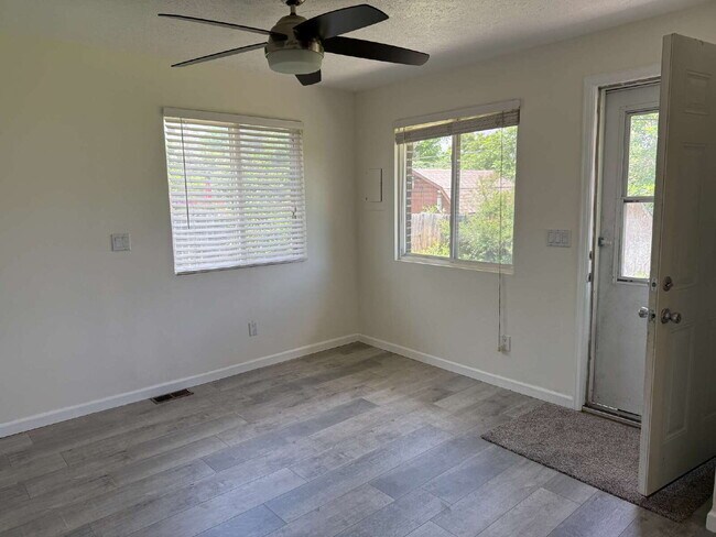 Building Photo - "Charming 3-Bed Home with in Northglenn!"