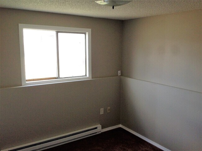 Building Photo - 1306-1308 N. Stout Rd.