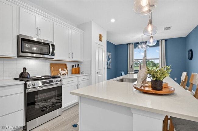 Foto del edificio - 1657 Serena Ave