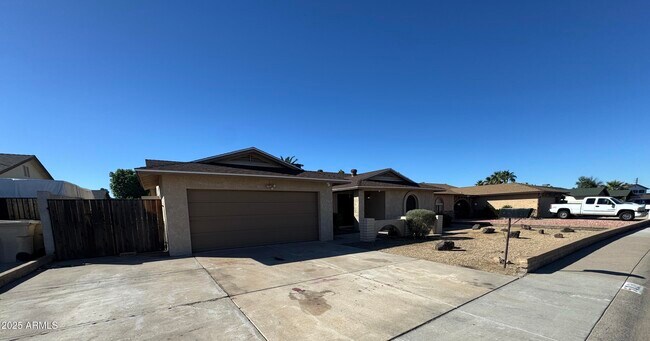 Foto del edificio - 5021 W Mercer Ln
