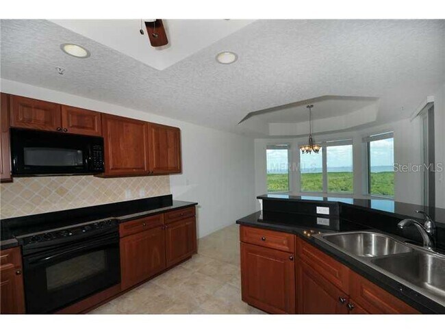 Building Photo - 10851 Mangrove Cay Ln NE