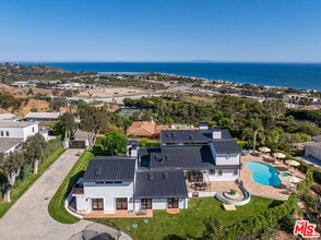 Building Photo - 3453 Coast View Dr