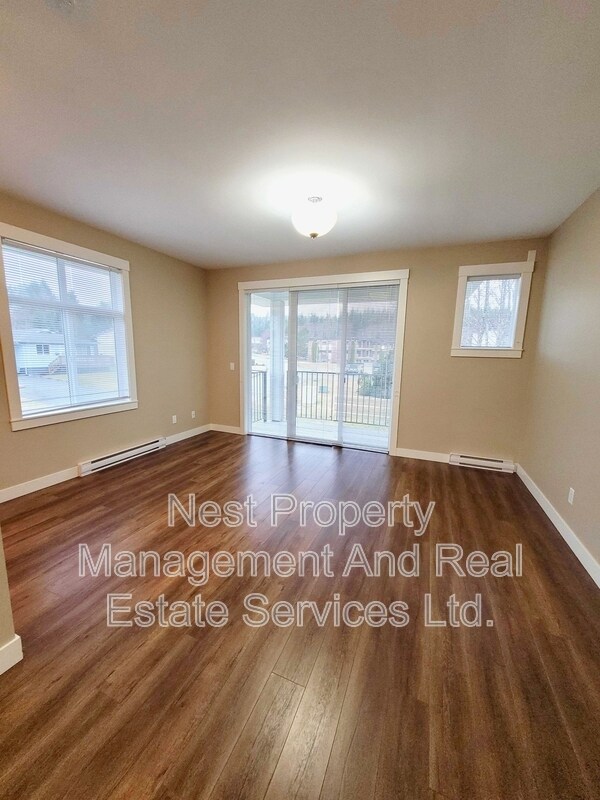 Photo du bâtiment - 110-110 Baxter Ave