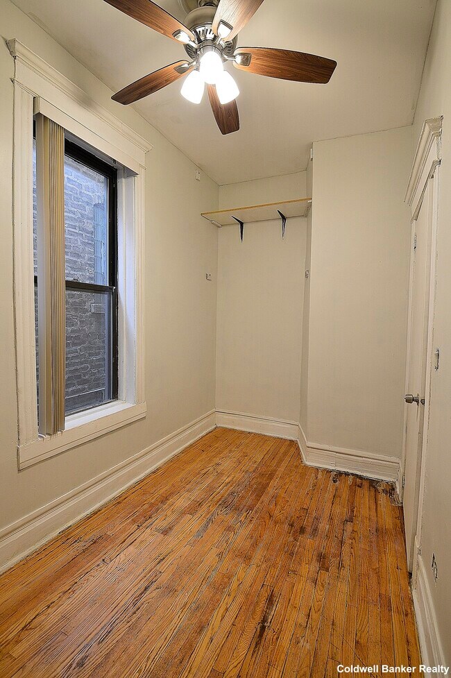 Building Photo - 1249 N Artesian Ave