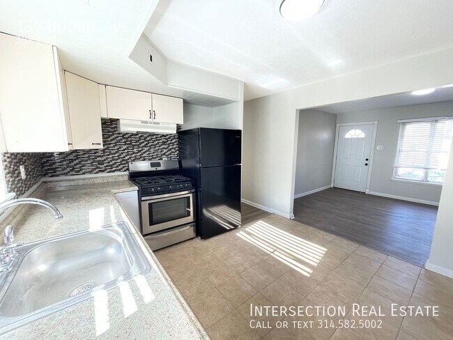 Foto del edificio - Adorable and Updated Hazelwood Home