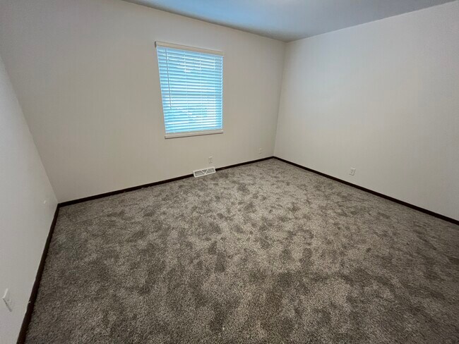 Foto del edificio - 358 N Jefferson St