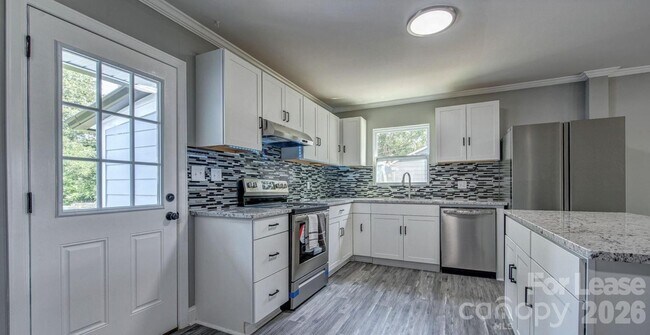 Foto del edificio - 910 E 6th Ave