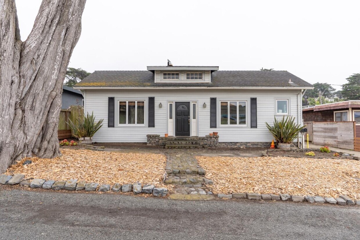Primary Photo - 366 Paloma Ave