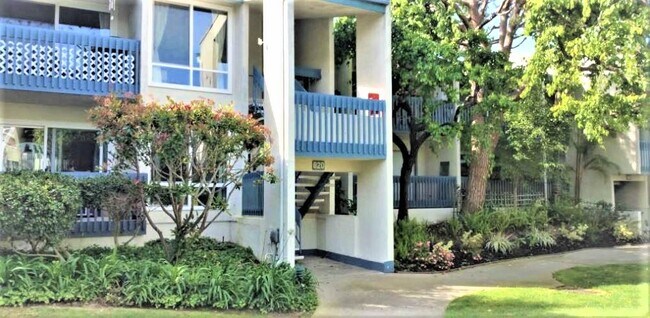 Building Photo - 820 Camino Real