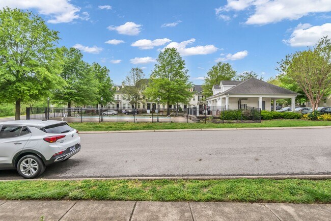 Foto del edificio - 4316 Summercrest Blvd