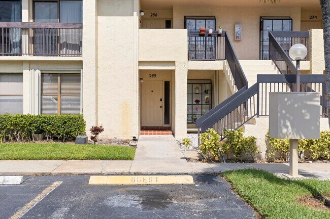 Foto del edificio - 2067 SW 15th St