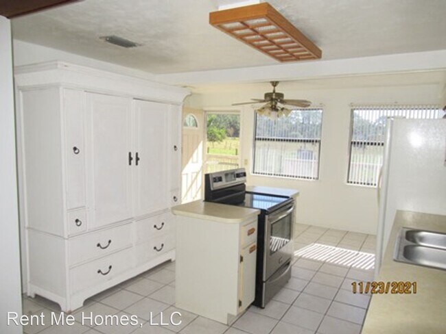 Building Photo - 3 br, 1 bath House - 695 Pineland Trail