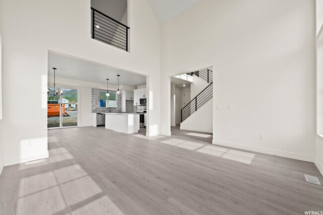 Living Room - 621 E 740 N