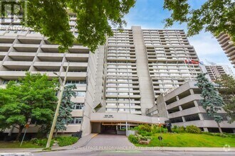 Building Photo - 530-530 Laurier Ave W