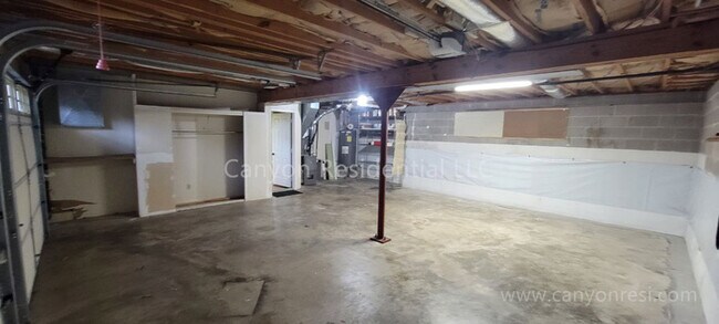 Foto del edificio - 6141 Blue Ash Dr