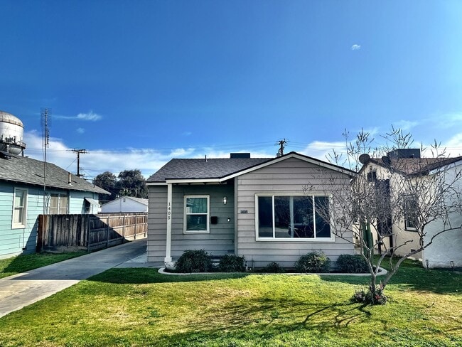 Building Photo - 1405 N Harris St