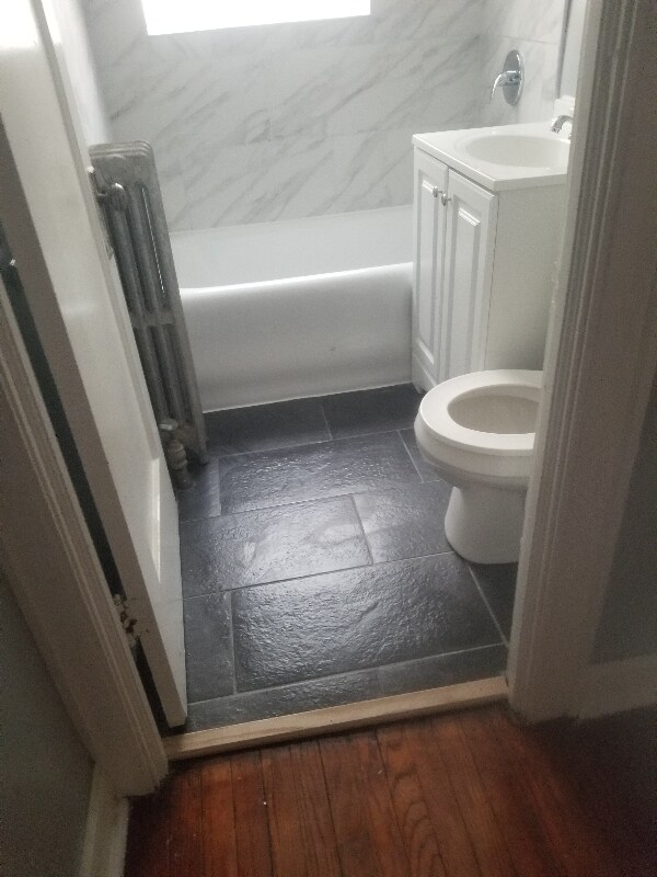 BATHROOM - 3138 W Marquette Rd