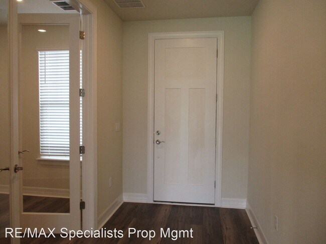 Foto del edificio - 4 br, 4 bath House - 10683 Town View Dr