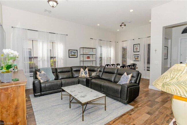 Foto del edificio - 5104 Salerno St