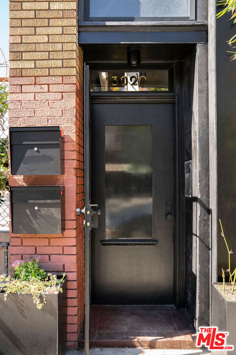 Foto del edificio - 3020 W Sunset Blvd