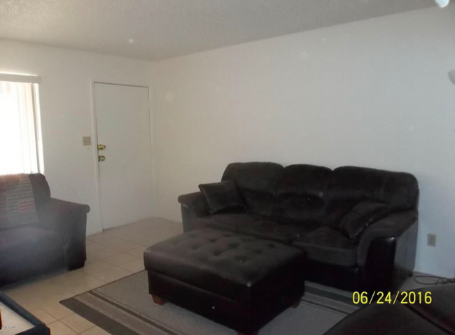 Building Photo - 465 W Ivyglen St