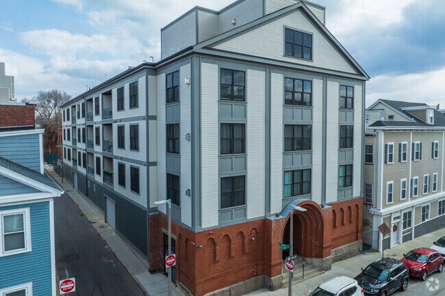 309 E St - Dahlgren Hall