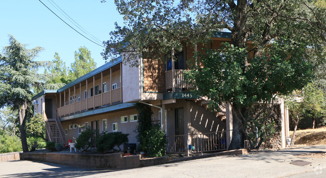 Building Photo - Cascade Apartments